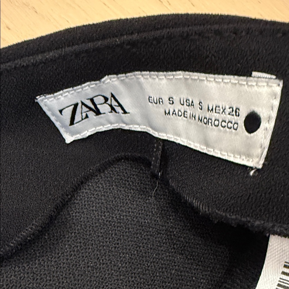 Zara Black Mini Skirt - Picture 2 of 4